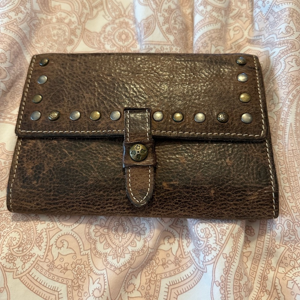 Beautiful Patricia Nash Tan leather wallet/clutch.